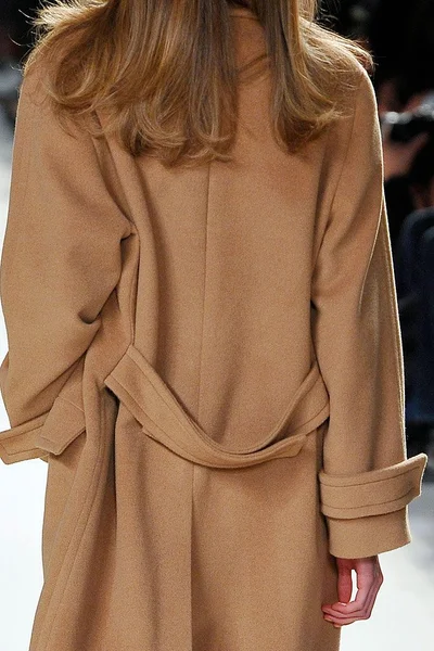 Look 10